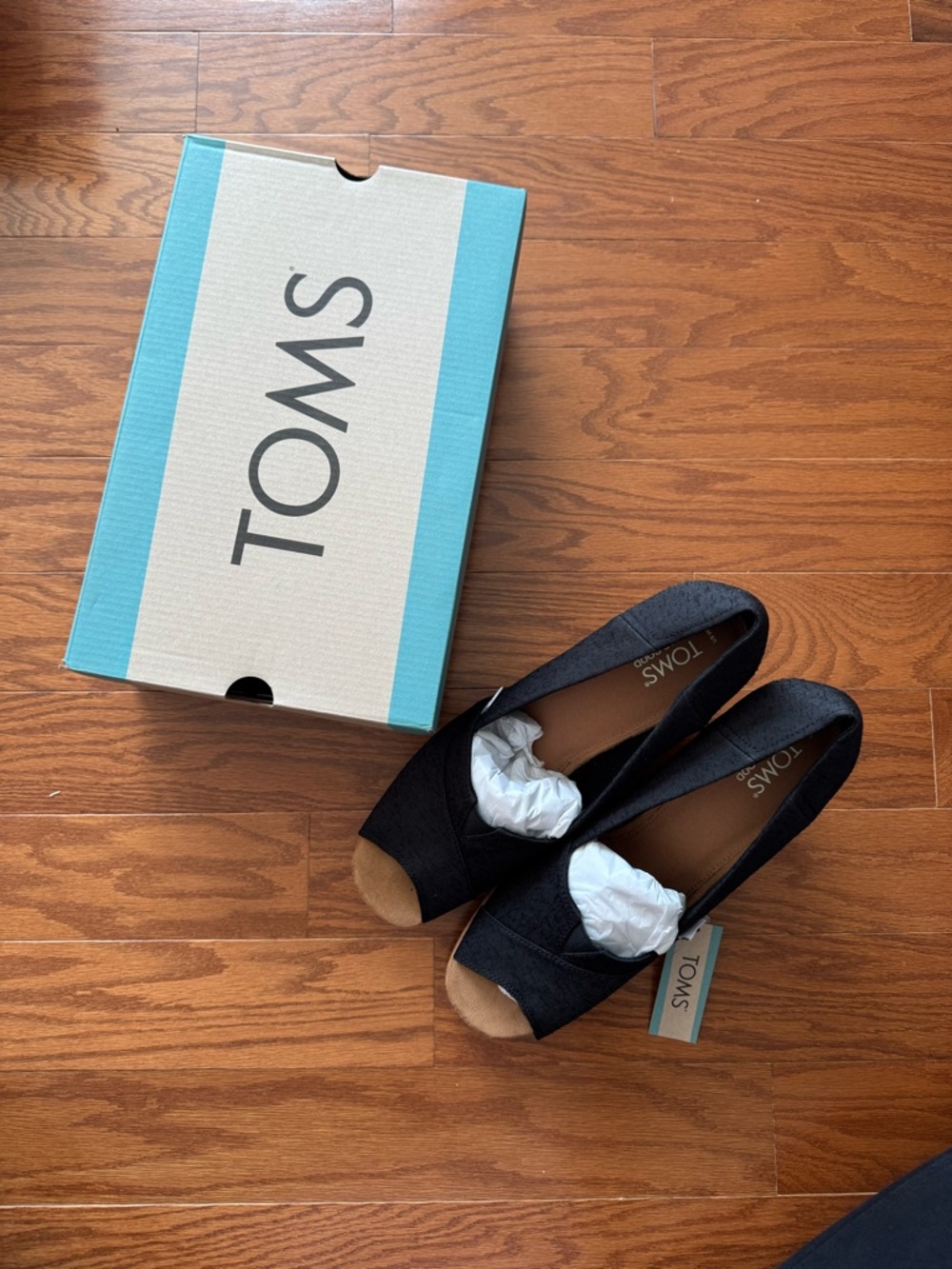 TOMS Black Cork Wedge Peep-Toe Espadrilles NWT and box - Picture 8 of 8